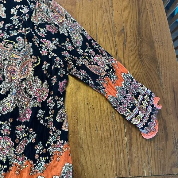 Floral Paisley Women's Top - Picture 3 of 4